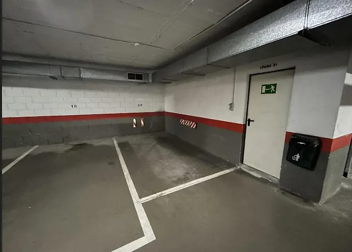 Piso De Dos Y Parking Málaga